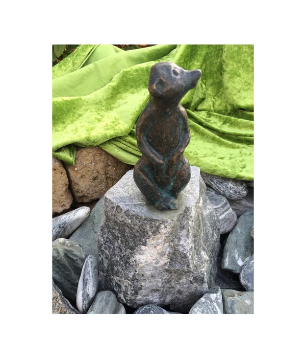 Rottenecker Bronze-Erdmännchen Klein, Wasserspeiend – Bild 2