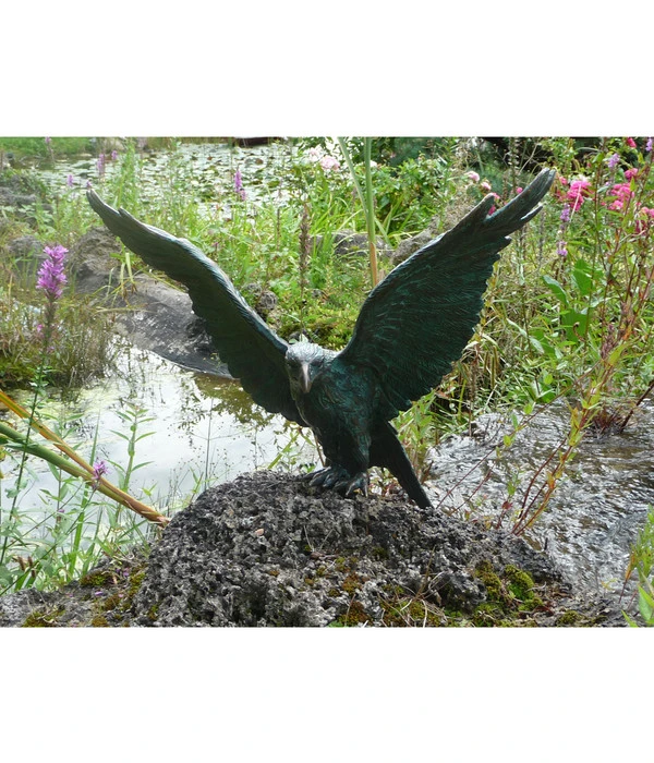 Rottenecker Bronze-Figur Roter Milan, Flügel Offen