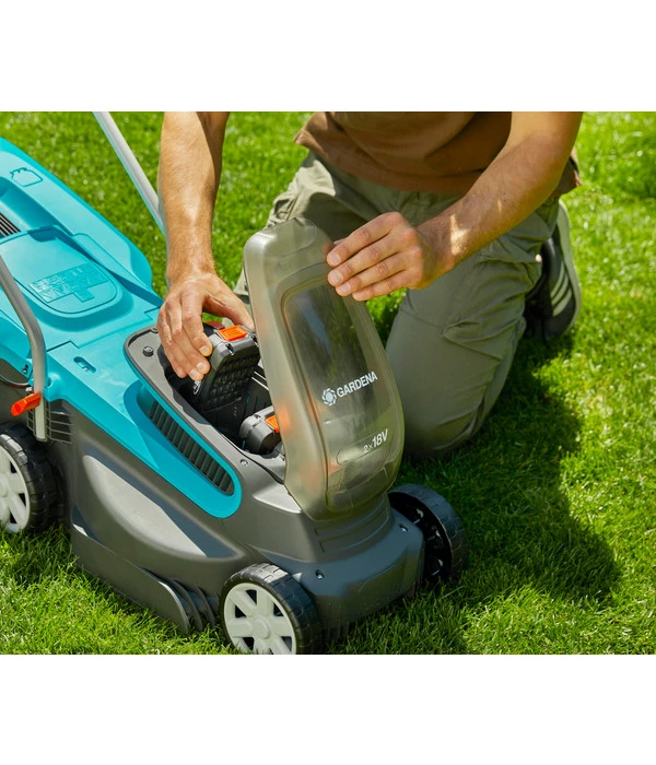 GARDENA Akku-Rasenmäher PowerMax 32/36V P4A Set – Bild 4